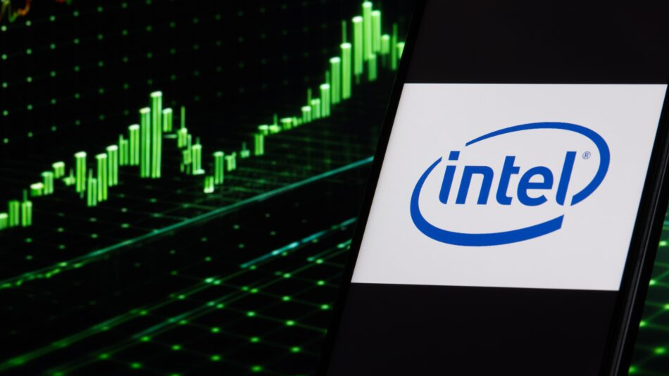 Intel корпорацийн хувьцаа 38.06 ам.долларт хүрч өслөө